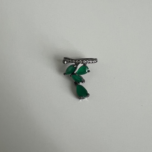 Ear Cuff Earring (Right) - Picture 4 of 4